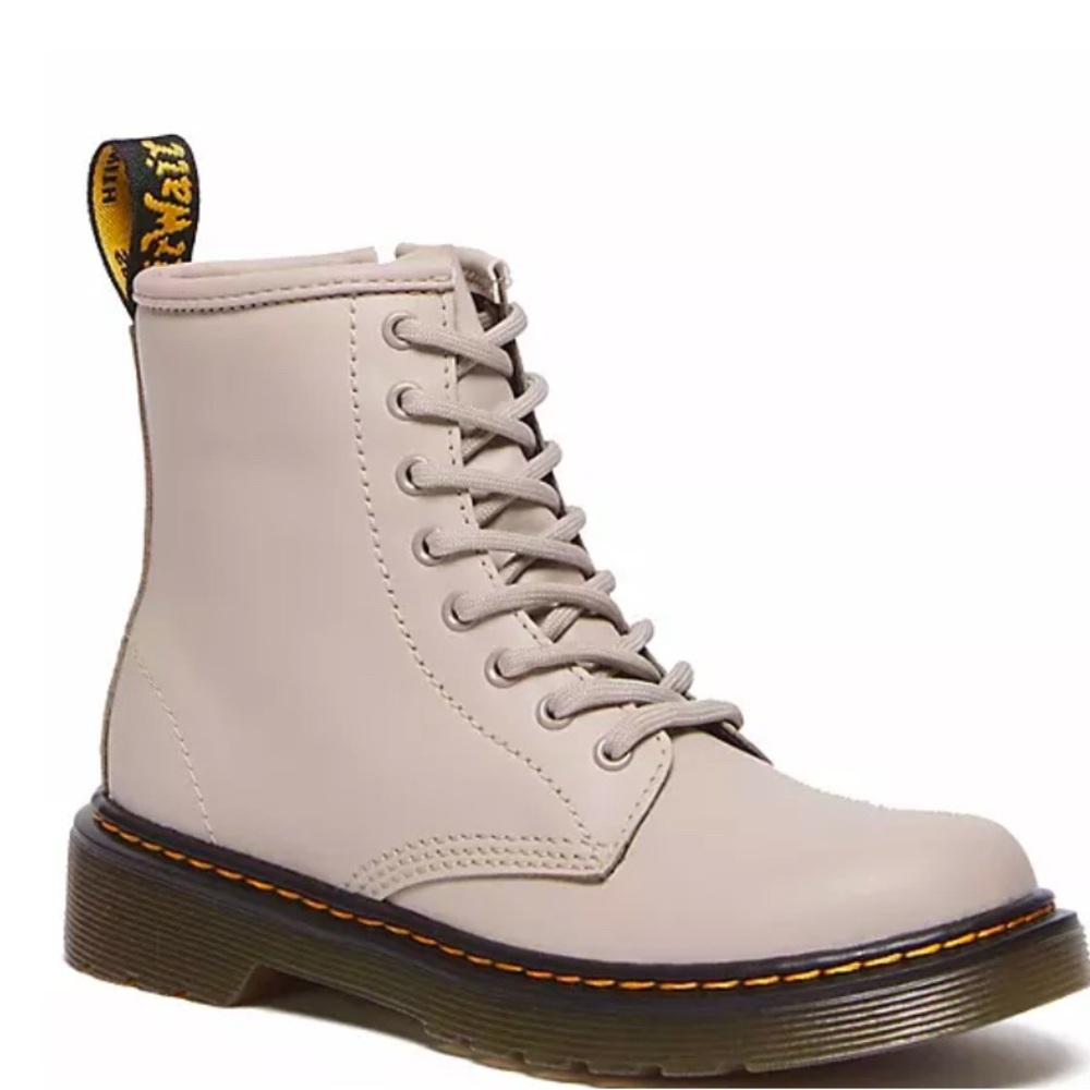 DR.MARTENS
GIRLS LITTLE-BIG KID 1460 COMBAT BOOT
